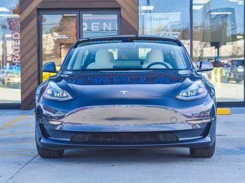 Used 2022 Tesla Model 3 Standard Range image 5