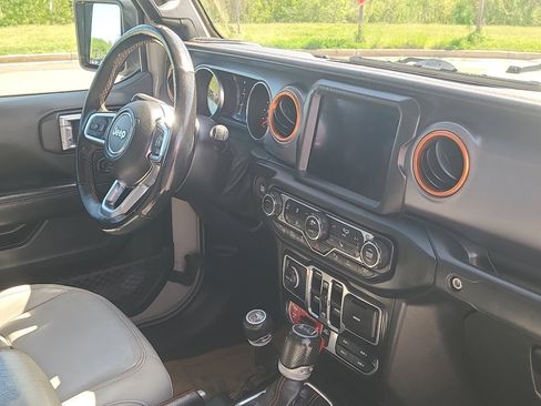 Used 2020 Jeep Gladiator Mojave AWD/4WD image 25