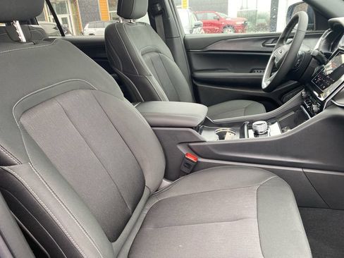 New 2026 Jeep Grand Cherokee L 4WD image 8
