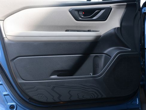 Certified 2025 Subaru Forester w/ Convenience Package #2 image 14