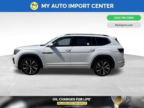 Used 2025 Volkswagen Atlas SEL Premium R-Line AWD/4WD image 4