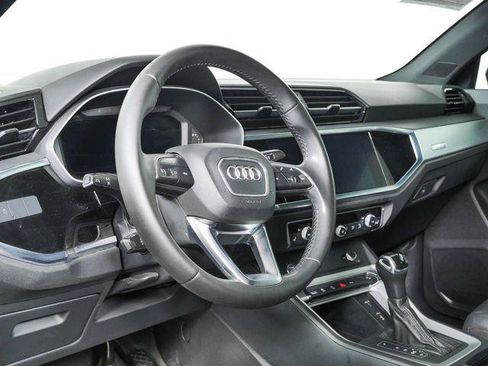 Used 2020 Audi Q3 2.0T Premium w/ Convenience Package AWD/4WD image 16
