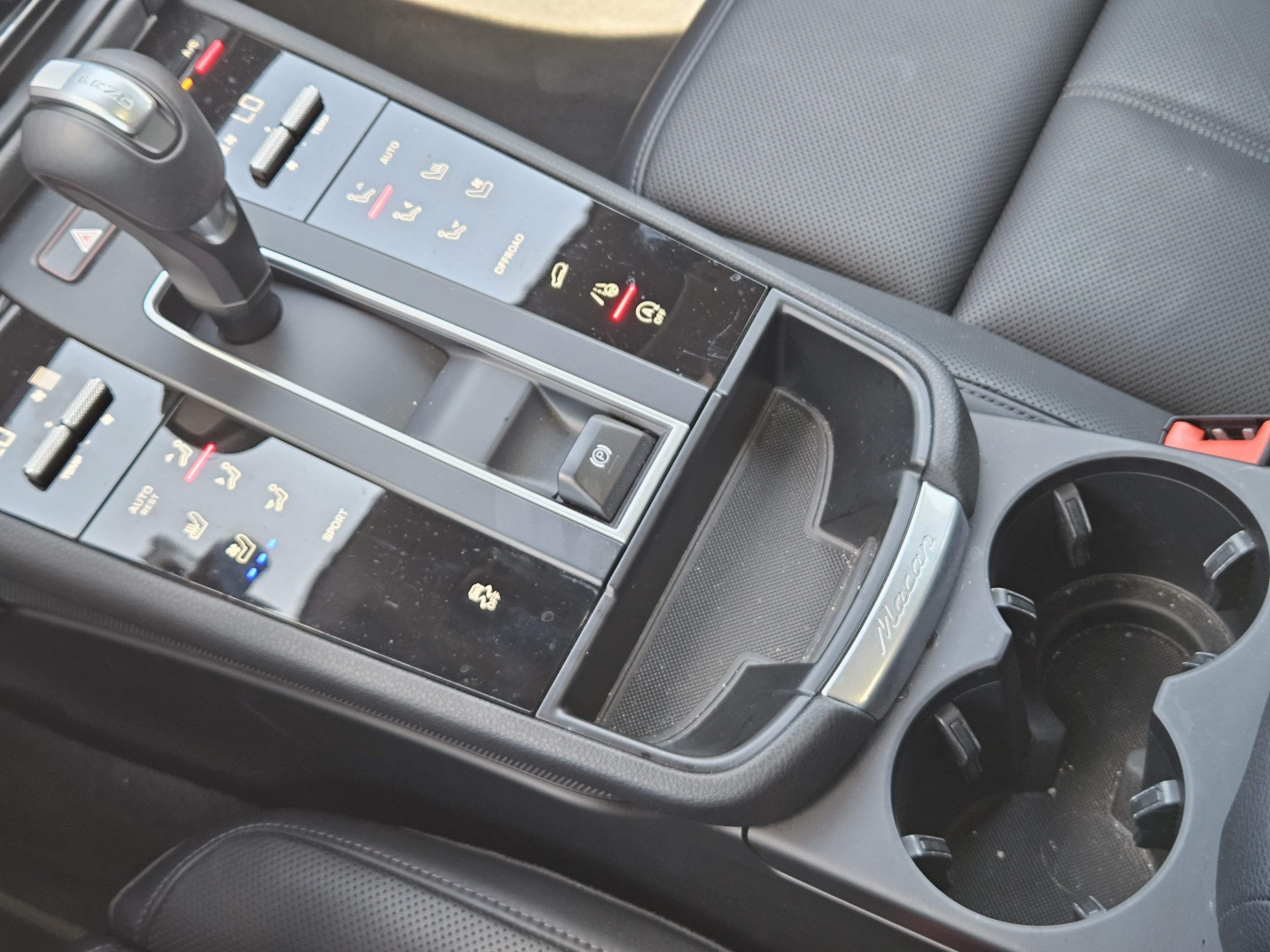 Certified 2026 Porsche Macan AWD/4WD image 20