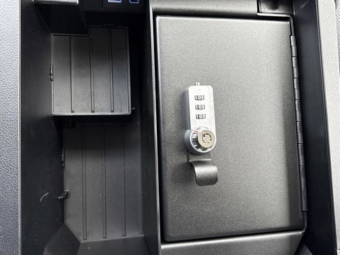 Used 2024 Toyota Tundra Limited image 35