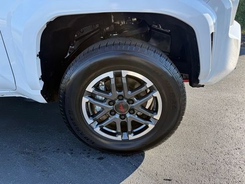 Certified 2025 Toyota Tacoma TRD Sport AWD/4WD image 8