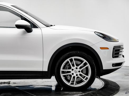 Used 2023 Porsche Cayenne image 18