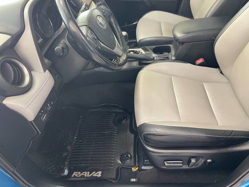 Used 2018 Toyota RAV4 Limited w/ Advanced Technology Package image 18