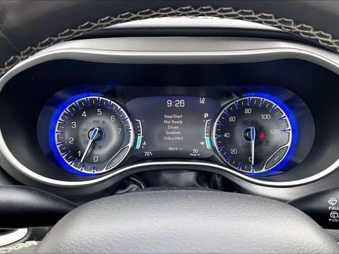 Used 2022 Chrysler Pacifica Touring-L FWD image 21