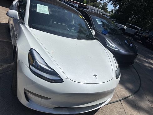 Used 2020 Tesla Model 3 Long Range AWD/4WD image 3