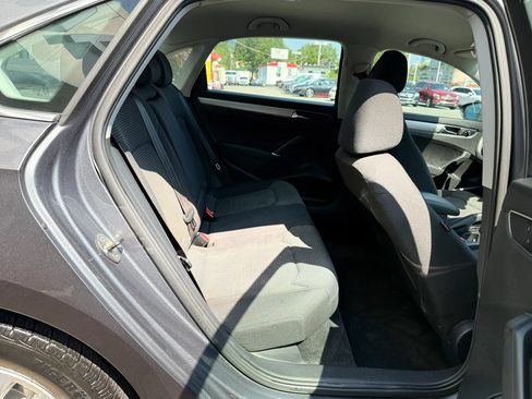 Used 2017 Volkswagen Passat 1.8T S FWD image 30