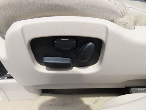 Used 2010 Lincoln MKT 2WD image 15