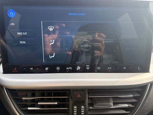 Used 2024 Ford Escape Platinum image 23