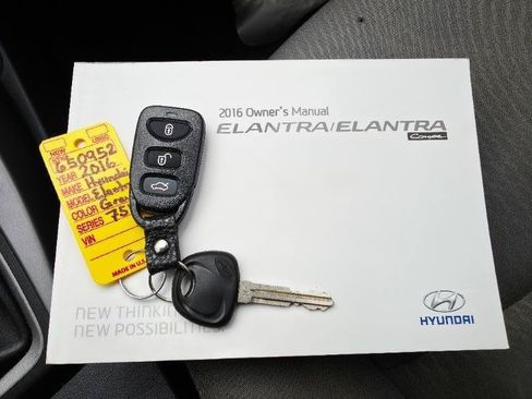 Used 2016 Hyundai Elantra SE FWD image 26