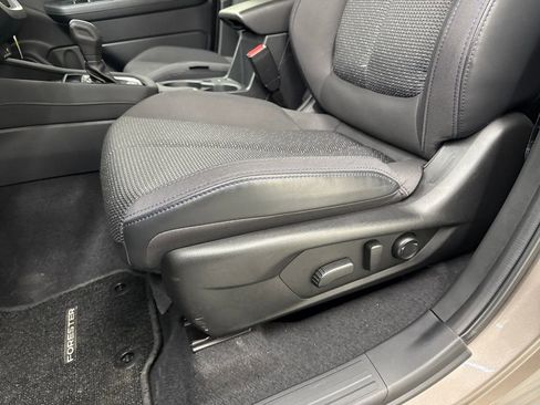 Used 2025 Subaru Forester Premium image 12