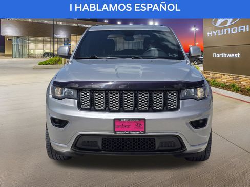 Used 2018 Jeep Grand Cherokee Altitude AWD/4WD image 5