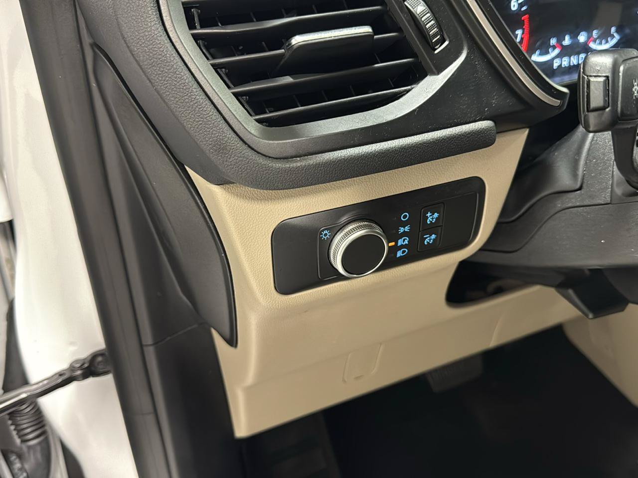 Used 2020 Ford Escape SE AWD/4WD image 19