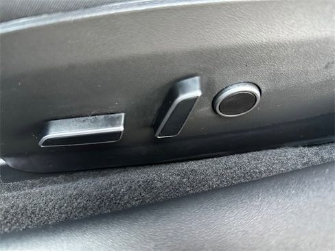 Used 2023 Tesla Model 3 Standard Range image 16