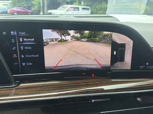 Used 2023 Cadillac Escalade Luxury RWD image 22