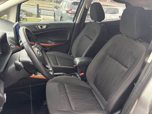 Used 2021 Ford EcoSport SE w/ SE Convenience Package image 9