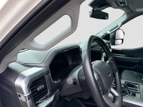 Used 2021 Ford F150 Lariat image 9