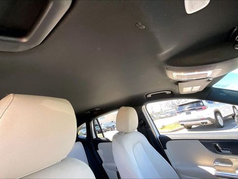 Used 2025 Mercedes-Benz GLA 250 4MATIC image 13