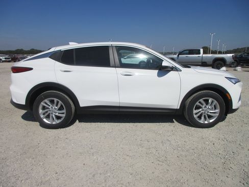 New 2026 Buick Envista Preferred image 3