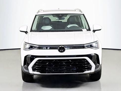 New 2026 Volkswagen Taos SEL AWD/4WD image 2