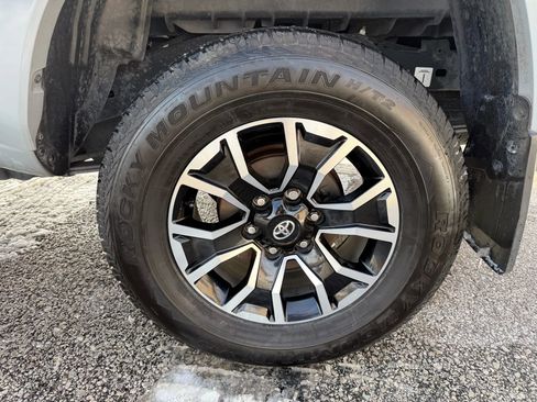 Used 2021 Toyota Tacoma TRD Sport w/ Technology Package image 22