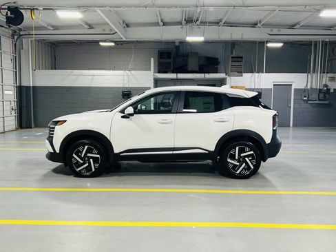 New 2025 Nissan Kicks SV image 13