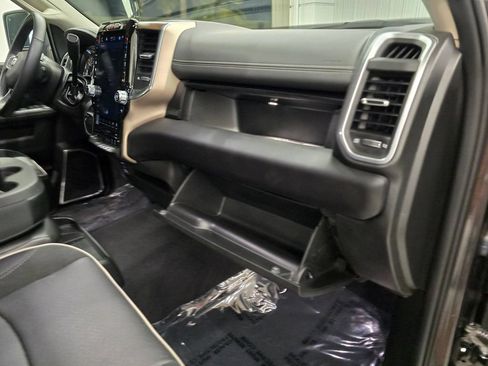 Used 2024 RAM 2500 Laramie w/ Safety Group AWD/4WD image 40