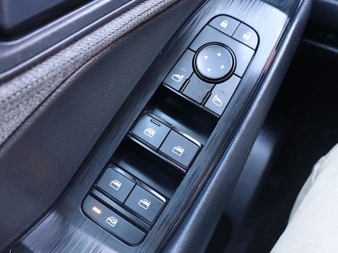 Used 2023 Nissan Rogue S AWD/4WD image 19