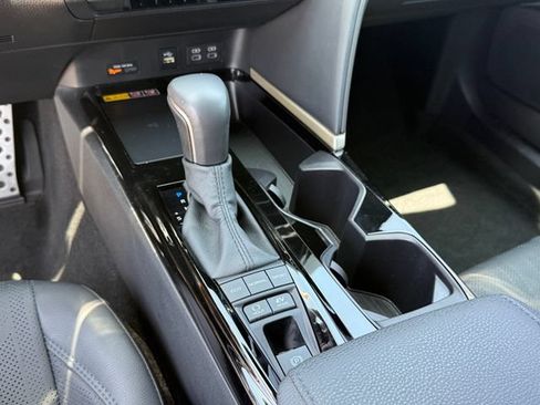 Used 2025 Toyota Camry XSE FWD image 19