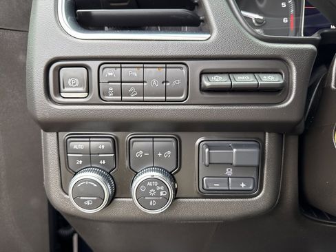 Used 2021 GMC Yukon AT4 w/ AT4 Premium Plus Package image 61