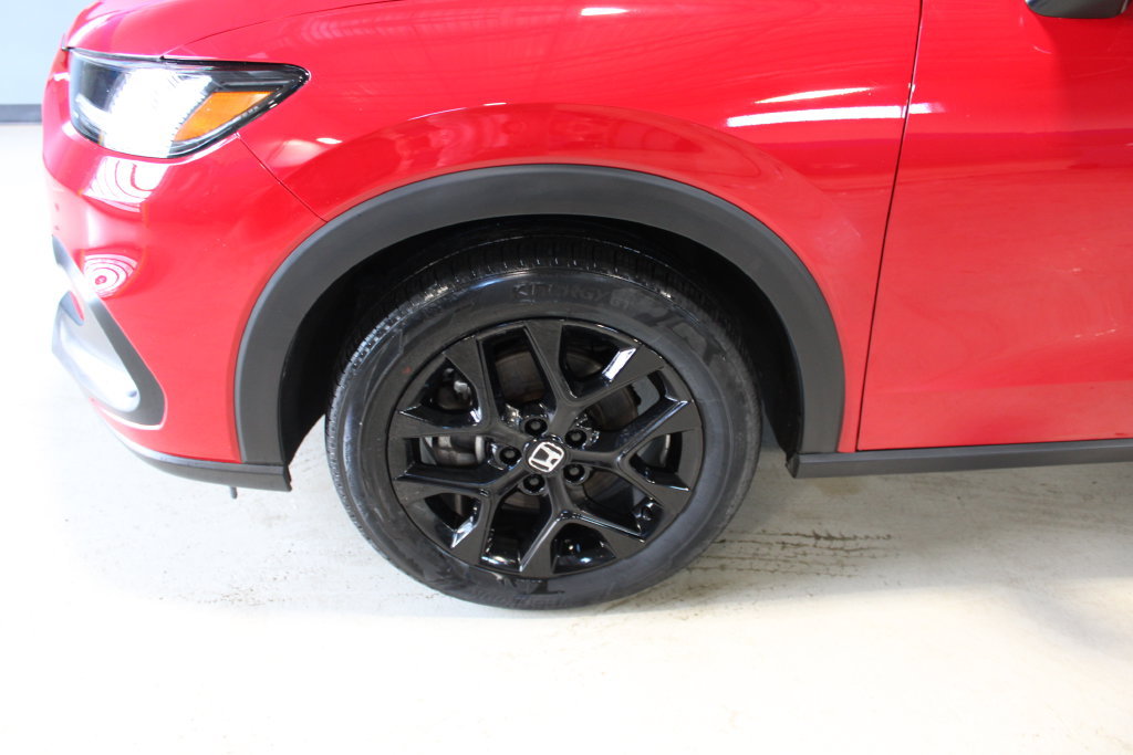 Used 2025 Honda HR-V Sport image 4