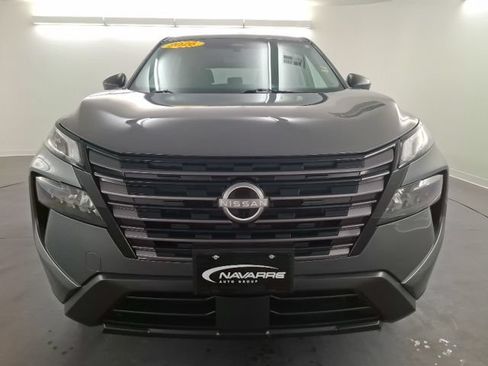 Used 2026 Nissan Rogue S FWD image 3