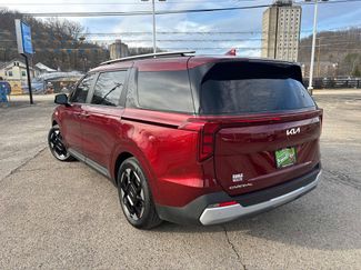 Used 2025 Kia Carnival EX video 3