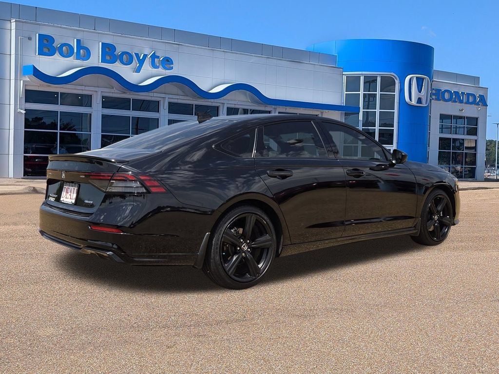 Used 2024 Honda Accord Sport image 5
