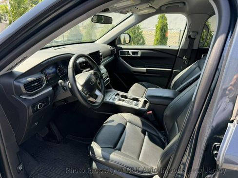 Used 2023 Ford Explorer XLT w/ Equipment Group 202A AWD/4WD image 11