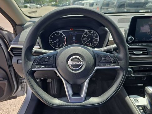 Certified 2024 Nissan Altima 2.5 SV FWD image 29