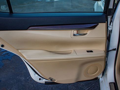 Used 2015 Lexus ES 350 image 12