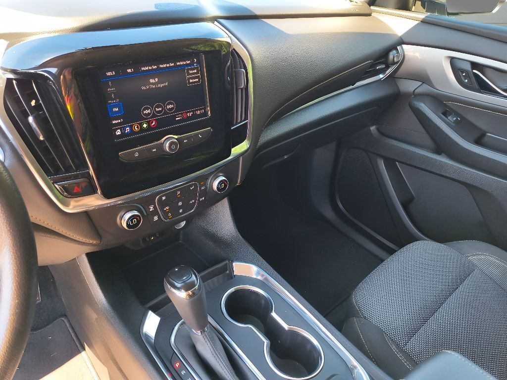 Used 2020 Chevrolet Traverse LS FWD image 21