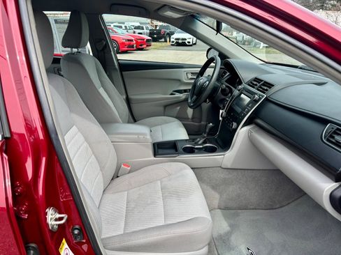 Used 2017 Toyota Camry LE image 13