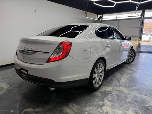 Used 2015 Lincoln MKS AWD w/ Technology Package image 3