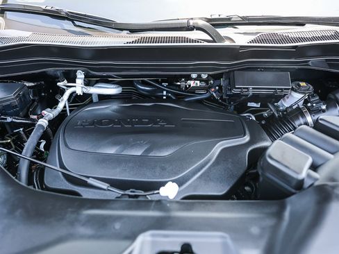 Certified 2025 Honda Ridgeline Sport image 16