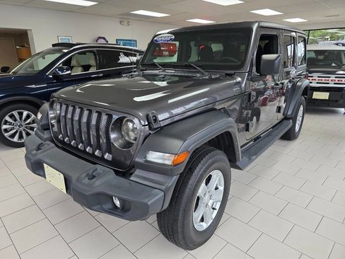 Used 2022 Jeep Wrangler Unlimited Sport image 1