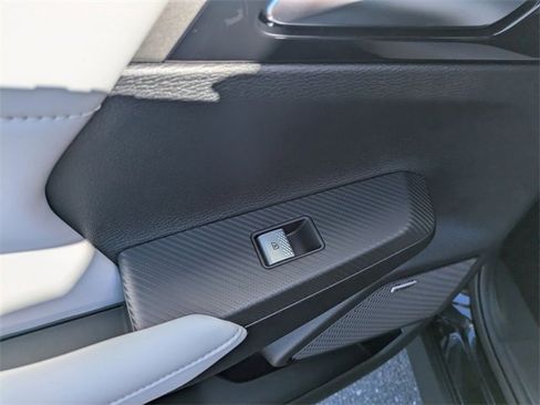 New 2025 Mitsubishi Outlander SE image 27