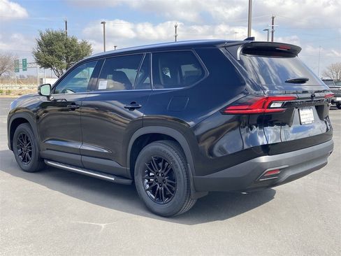 New 2026 Toyota Grand Highlander XLE image 7