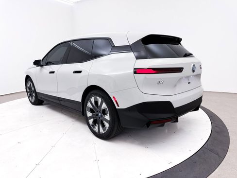 Used 2024 BMW iX xDrive50 w/ Premium Package image 15