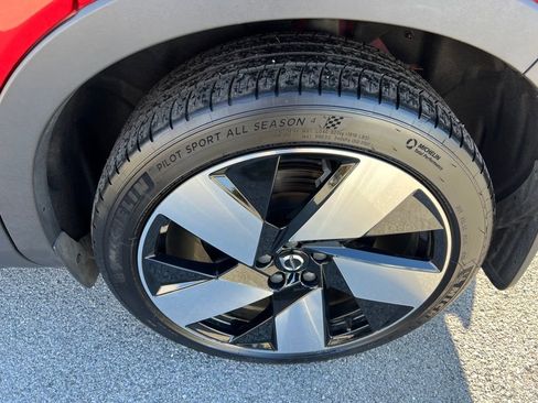 Used 2022 Volvo C40 P8 Recharge Ultimate image 13