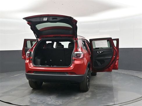 New 2026 Jeep Compass Latitude image 48